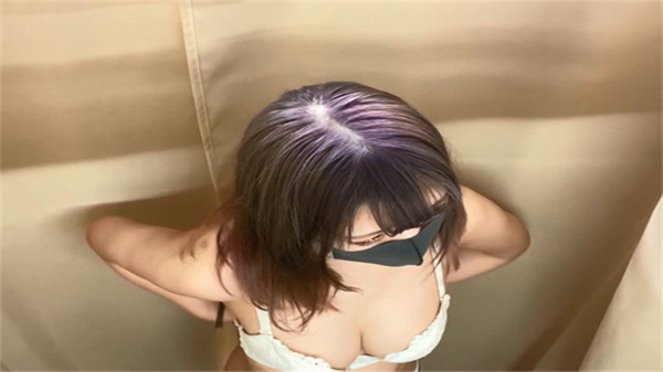 反差少女日常做爱被男友流出 乳房挺拔外表清纯女大被男友泄密 女友屁股配合手指不停摇摆穴超嫩吃鸡无套啪