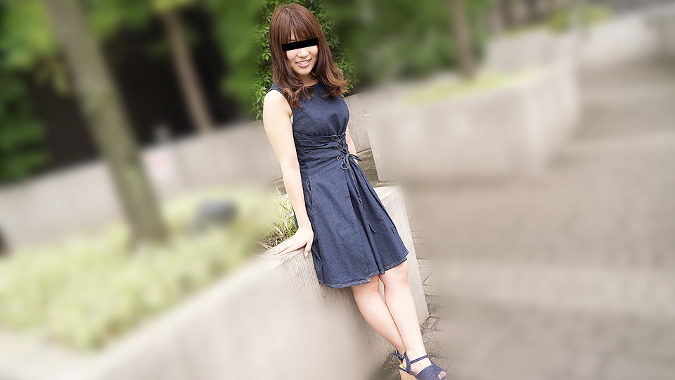 双马尾白虎学妹酷爱大洋屌，穿着性感情趣女仆装被外教老师各种姿势操，深喉颜射脸上！