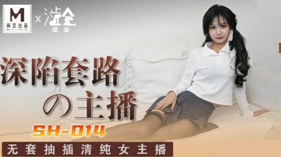 骚女玩法多 什么东西都可以往逼里塞 简直就是吞精兽