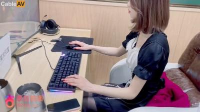 当美臀娇妻被我送去单约，收到视频被无套灌满