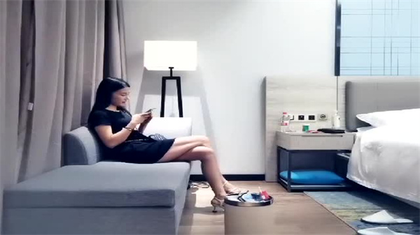 撕爆网衣巨乳弹出 多角度捕捉奶子晃动[10:18]