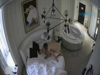 【小宝寻花】高价网约极品外围小姐姐 娇小玲珑美乳温柔 花样啪啪妹子直求饶 激情四射不可错过