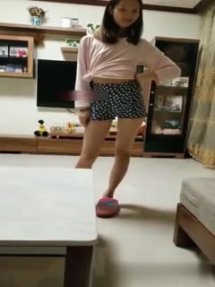 【鸭总侦探】兼职学生妹，沙发调情啪啪，粉嘟嘟胴体干起来格外过瘾，水声呻吟声销魂诱人