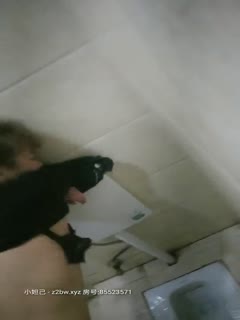 上门操爆刚沐浴的人妻！主动张开双腿求舔湿穴