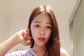 飢渴眼鏡騷妹學校樓道打炮1