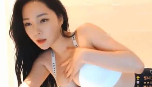 國產av KM002 情欲按摩師到府服務 管明美