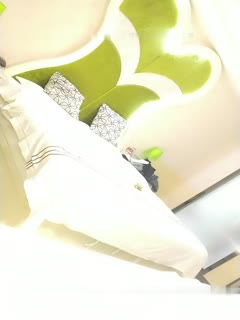 【新作】P站 MickLiter 极品蜜桃臀 这臀你受得了吗？我不想看电视 来做爱吧