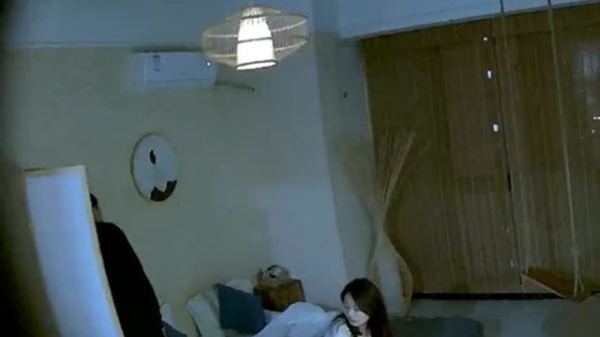 [抄底合集]李小璐领衔！女明星与素人空姐店员大尺度露出，美乳嫩鲍一览无余！