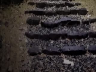 「神槍加特林」騷逼浪勁十足，翹臀柳腰配合聽話，半蹲在床暴力被幹得花枝亂顫直達高潮